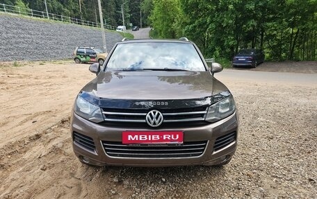 Volkswagen Touareg III, 2011 год, 1 900 000 рублей, 2 фотография