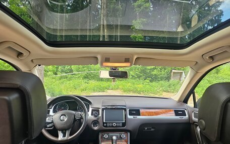 Volkswagen Touareg III, 2011 год, 1 900 000 рублей, 5 фотография
