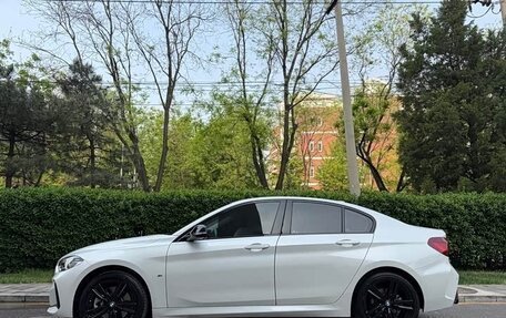 BMW 1 серия, 2023 год, 2 100 000 рублей, 3 фотография