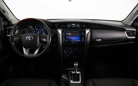 Toyota Fortuner II, 2019 год, 2 899 000 рублей, 9 фотография