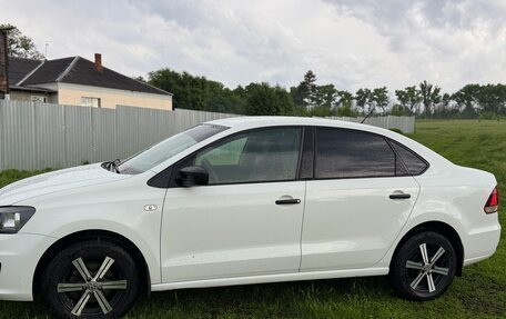 Volkswagen Polo VI (EU Market), 2015 год, 1 050 000 рублей, 2 фотография