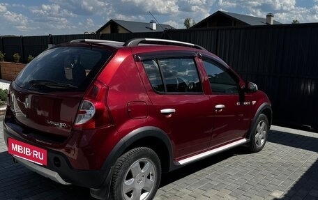 Renault Sandero I, 2013 год, 900 000 рублей, 3 фотография