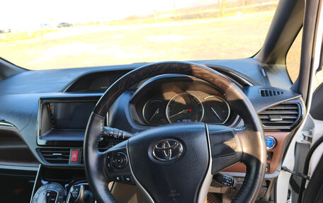Toyota Esquire I, 2015 год, 1 900 000 рублей, 16 фотография