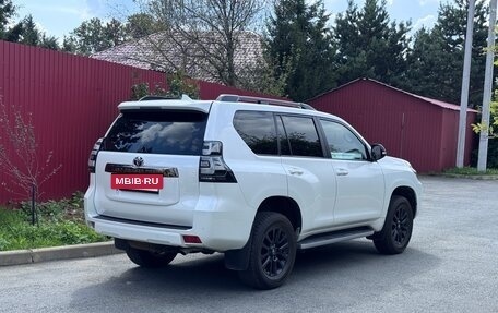 Toyota Land Cruiser Prado 150 рестайлинг 2, 2020 год, 7 500 000 рублей, 5 фотография