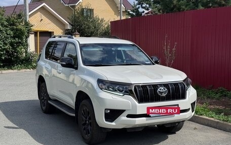Toyota Land Cruiser Prado 150 рестайлинг 2, 2020 год, 7 500 000 рублей, 3 фотография