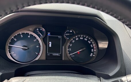 Toyota Land Cruiser Prado 150 рестайлинг 2, 2020 год, 7 500 000 рублей, 9 фотография