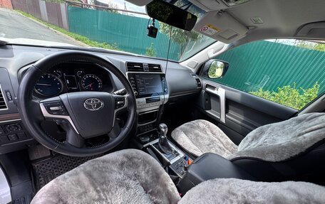 Toyota Land Cruiser Prado 150 рестайлинг 2, 2020 год, 7 500 000 рублей, 8 фотография