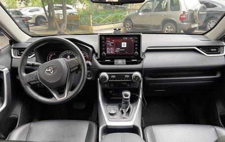 Toyota RAV4, 2021 год, 5 100 000 рублей, 4 фотография