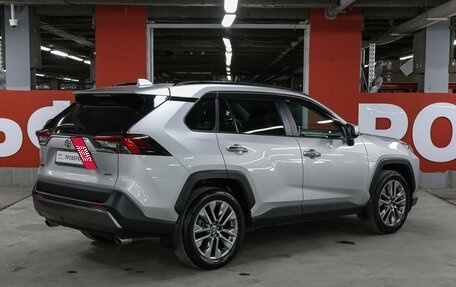 Toyota RAV4, 2020 год, 3 998 000 рублей, 5 фотография