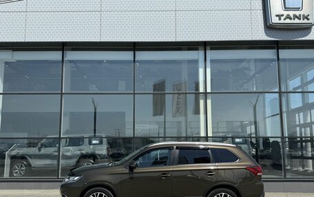 Mitsubishi Outlander III рестайлинг 3, 2017 год, 2 000 000 рублей, 10 фотография