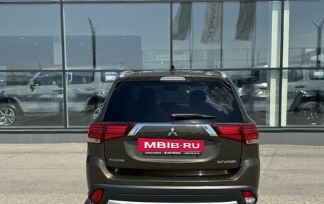 Mitsubishi Outlander III рестайлинг 3, 2017 год, 2 000 000 рублей, 12 фотография