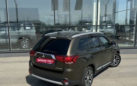 Mitsubishi Outlander III рестайлинг 3, 2017 год, 2 000 000 рублей, 13 фотография