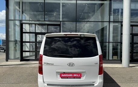 Hyundai Grand Starex Grand Starex I рестайлинг 2, 2019 год, 3 750 000 рублей, 5 фотография