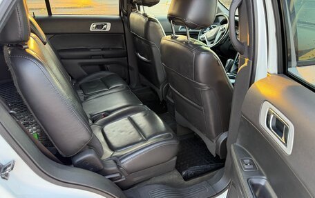 Ford Explorer VI, 2013 год, 1 600 000 рублей, 9 фотография