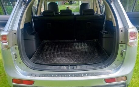 Mitsubishi Outlander III рестайлинг 3, 2014 год, 1 850 000 рублей, 3 фотография