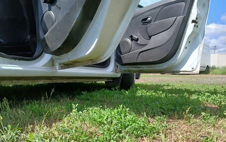 Renault Logan II, 2017 год, 320 000 рублей, 9 фотография