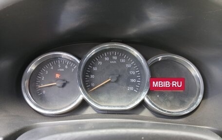 Renault Logan II, 2017 год, 320 000 рублей, 2 фотография