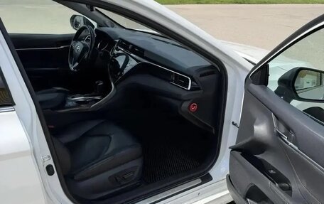 Toyota Camry, 2019 год, 3 150 000 рублей, 12 фотография