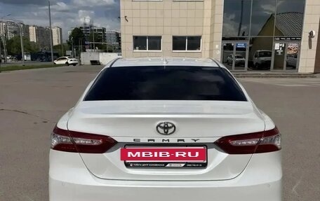Toyota Camry, 2019 год, 3 150 000 рублей, 4 фотография