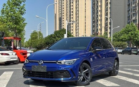Volkswagen Golf VIII, 2022 год, 2 130 000 рублей, 2 фотография