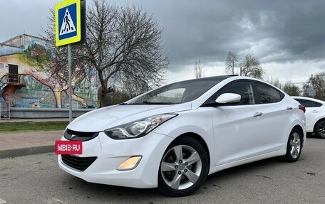 Hyundai Avante, 2013 год, 900 000 рублей, 4 фотография