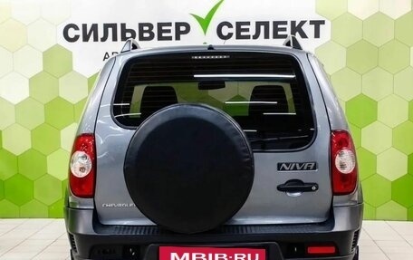 Chevrolet Niva I рестайлинг, 2015 год, 630 000 рублей, 3 фотография