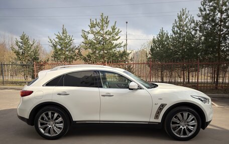 Infiniti QX70, 2015 год, 2 990 000 рублей, 10 фотография