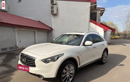 Infiniti QX70, 2015 год, 2 990 000 рублей, 7 фотография