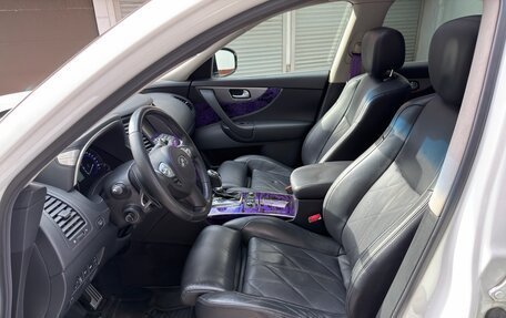 Infiniti QX70, 2015 год, 2 990 000 рублей, 18 фотография
