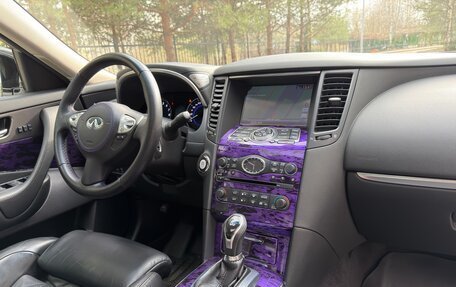 Infiniti QX70, 2015 год, 2 990 000 рублей, 24 фотография