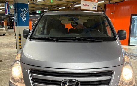 Hyundai H-1 II рестайлинг, 2016 год, 2 490 000 рублей, 1 фотография