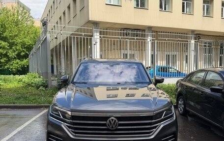 Volkswagen Touareg III, 2020 год, 4 800 000 рублей, 1 фотография