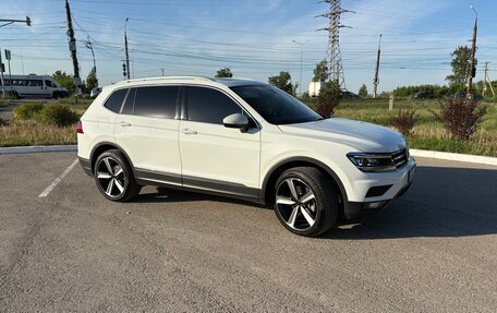 Volkswagen Tiguan II, 2021 год, 3 400 000 рублей, 1 фотография