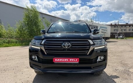 Toyota Land Cruiser 200, 2018 год, 5 950 000 рублей, 1 фотография