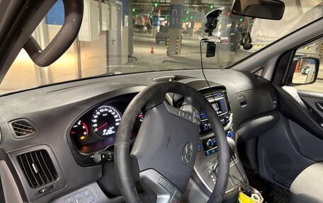 Hyundai H-1 II рестайлинг, 2016 год, 2 490 000 рублей, 8 фотография