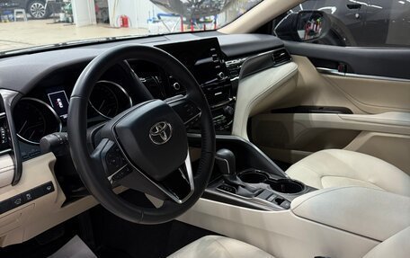 Toyota Camry, 2022 год, 3 520 000 рублей, 8 фотография