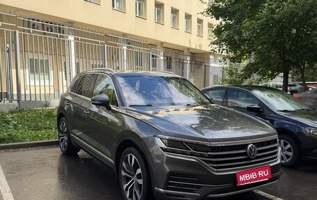 Volkswagen Touareg III, 2020 год, 4 800 000 рублей, 2 фотография
