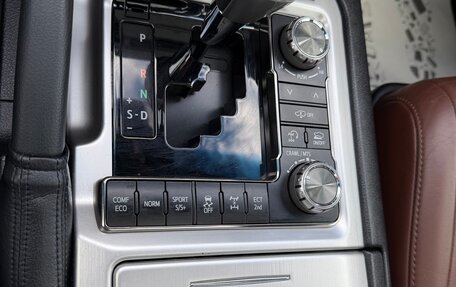 Toyota Land Cruiser 200, 2018 год, 5 950 000 рублей, 12 фотография