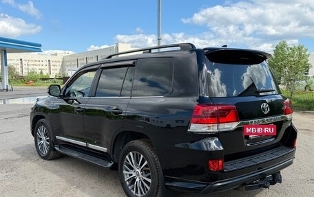 Toyota Land Cruiser 200, 2018 год, 5 950 000 рублей, 7 фотография