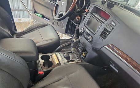 Mitsubishi Pajero IV, 2008 год, 1 480 000 рублей, 23 фотография
