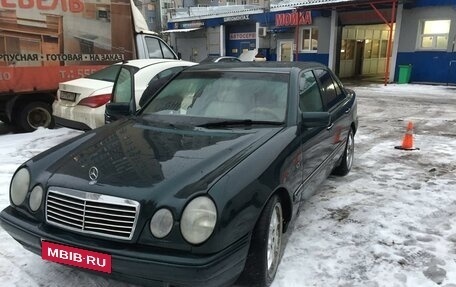 Mercedes-Benz E-Класс, 1996 год, 225 000 рублей, 1 фотография