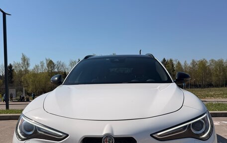 Alfa Romeo Stelvio, 2022 год, 4 450 000 рублей, 3 фотография