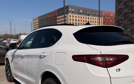 Alfa Romeo Stelvio, 2022 год, 4 450 000 рублей, 5 фотография