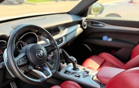 Alfa Romeo Stelvio, 2022 год, 4 450 000 рублей, 17 фотография