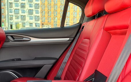 Alfa Romeo Stelvio, 2022 год, 4 450 000 рублей, 25 фотография