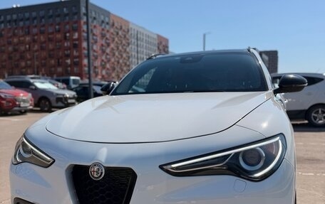 Alfa Romeo Stelvio, 2022 год, 4 450 000 рублей, 26 фотография