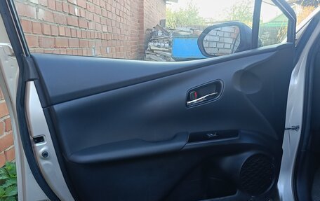 Toyota Prius IV XW50, 2016 год, 1 450 000 рублей, 8 фотография