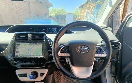Toyota Prius IV XW50, 2016 год, 1 450 000 рублей, 18 фотография