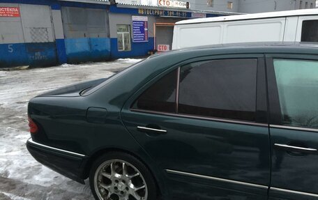 Mercedes-Benz E-Класс, 1996 год, 225 000 рублей, 6 фотография