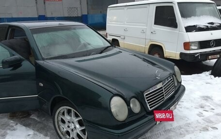 Mercedes-Benz E-Класс, 1996 год, 225 000 рублей, 2 фотография